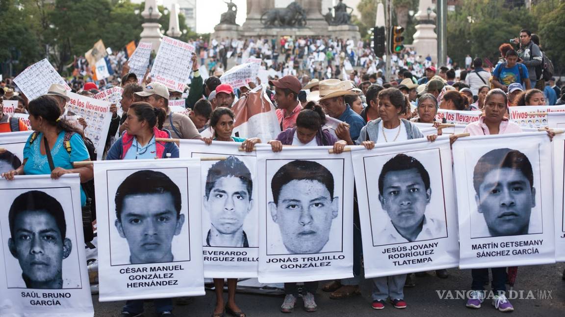 Padres de los 43 de Ayotzinapa anuncian toma simbólica de PGR
