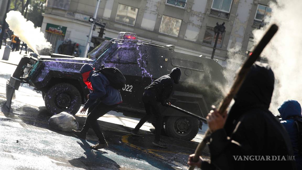 $!Miles protestan en Chile contra la violencia de género