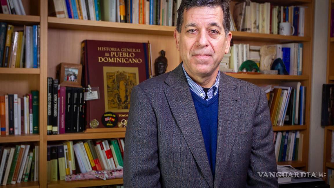 $!El historiador y biógrafo de Hernán Cortés, Esteban Mira Caballos, cree que los restos del conquistador extremeño realmente corren riesgo en México. EFE/Jero Morales