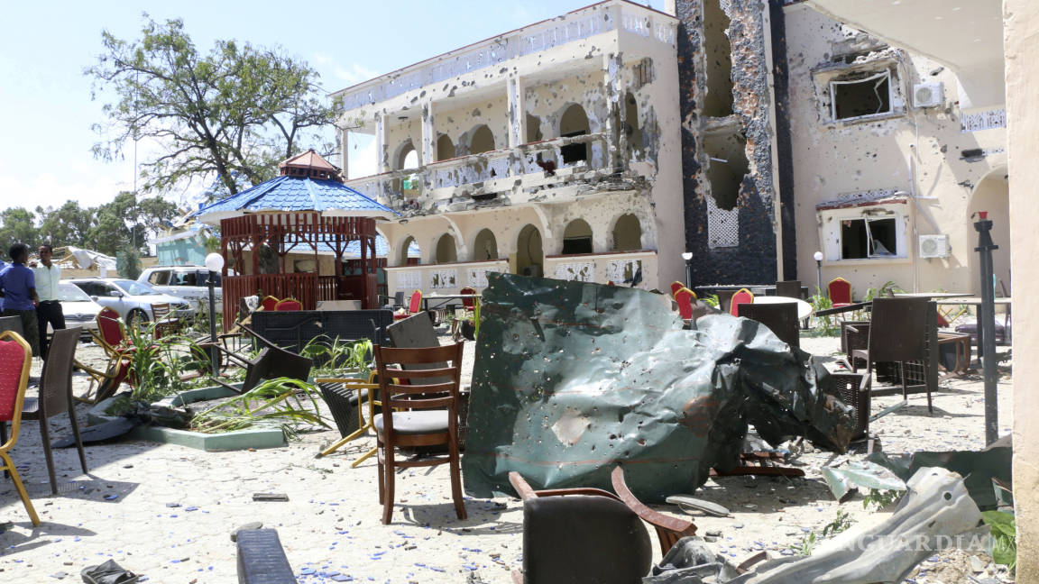 Asaltan extremistas un hotel en Somalia; hay 26 fallecidos