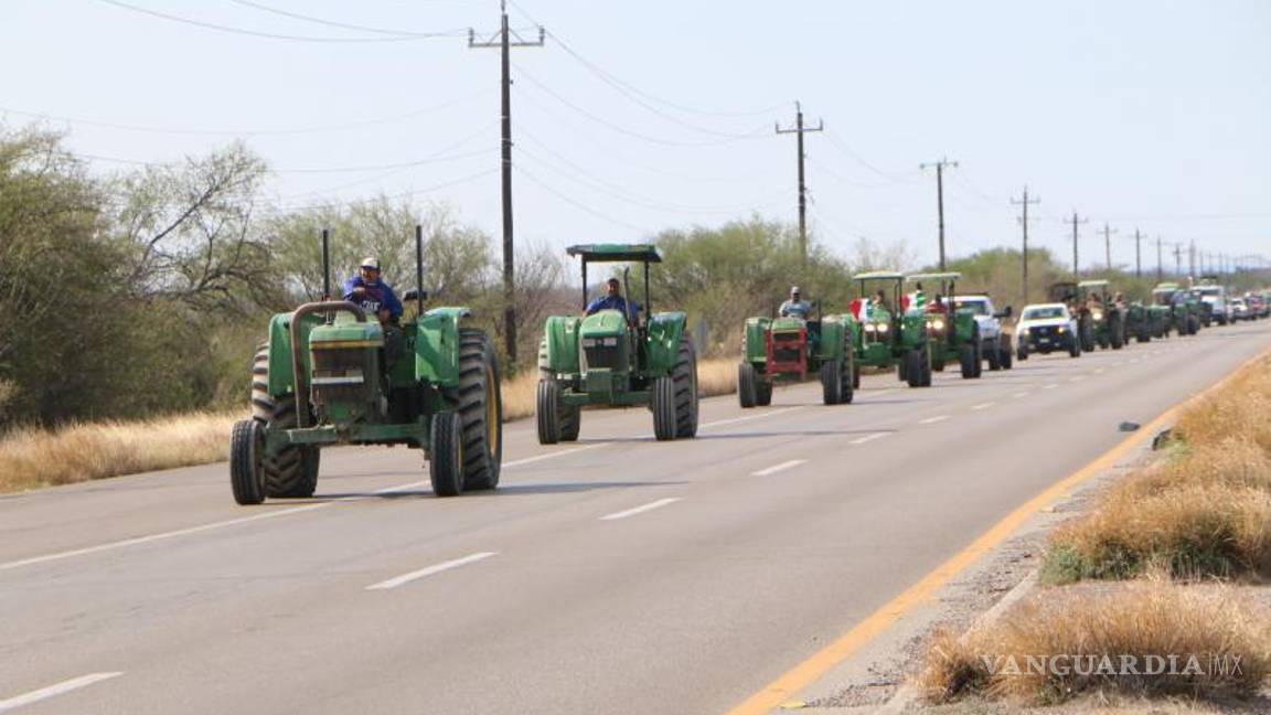 $!Hubo durante la marcha resguardo policiaco, para dar seguridad.