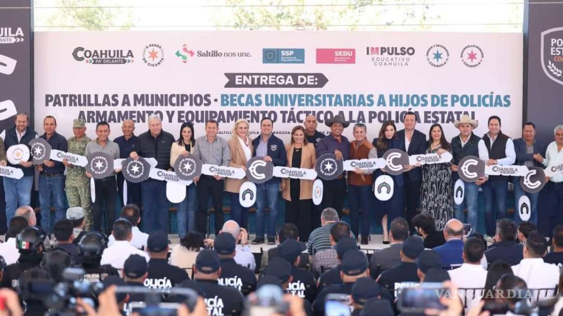 Entregan patrullas, armas y becas para reforzar seguridad en Coahuila