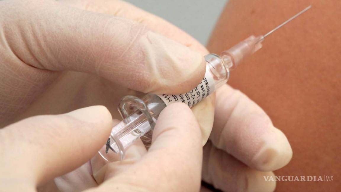 Presentan en NL iniciativa para aplicar vacuna del papiloma humano en cuadro básico
