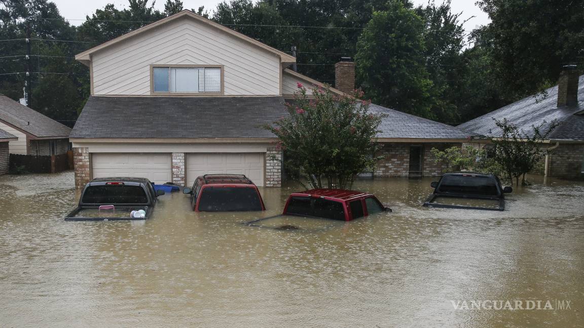 Harvey encara de nuevo la costa y seguirá dejando fuertes lluvias en Texas