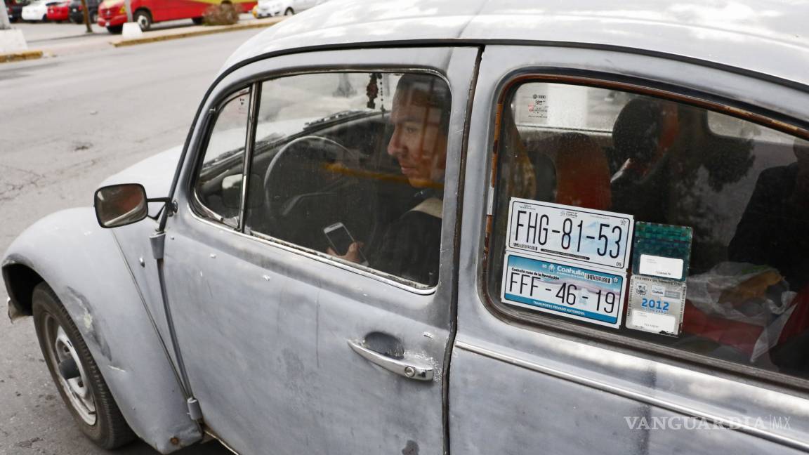 $!Saltillenses se aferran a uso del celular al manejar; multa cuesta 2 mil 418 pesos