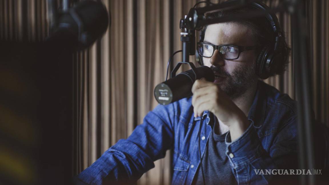 $!En un inicio, Olallo Rubio trabajó estos temas en un podcast.