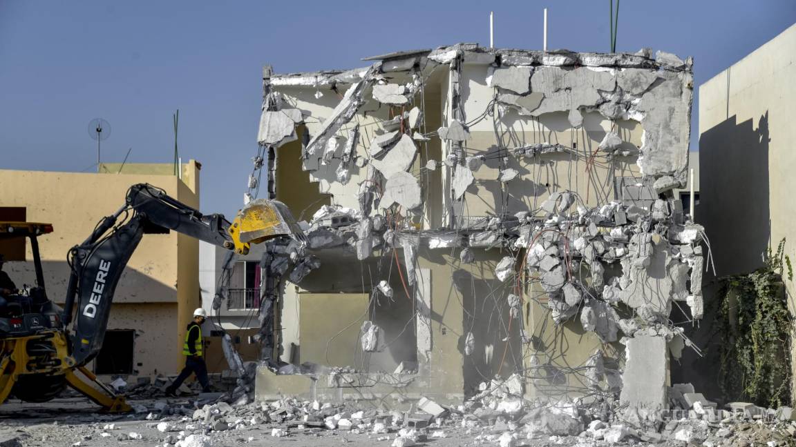 Más de medio año después, inicia reconstrucción de casas dañadas por explosión en Saltillo