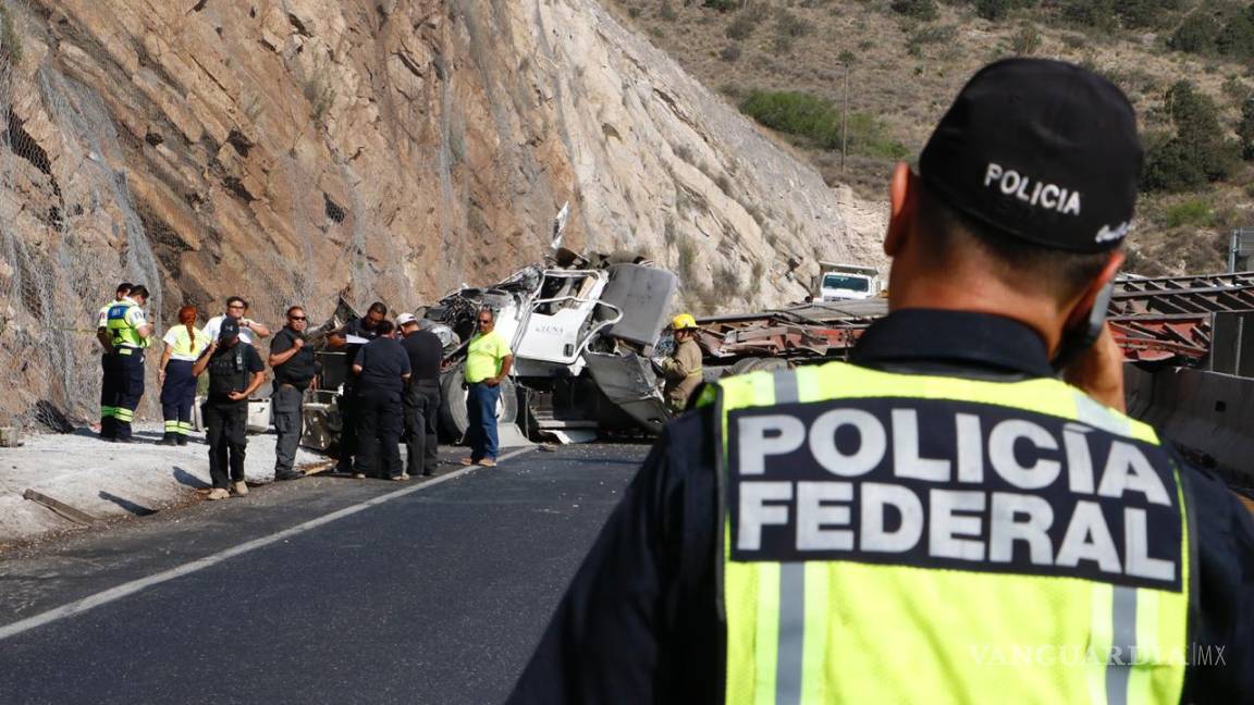 Muere trailero en trágico accidente en Los Chorros