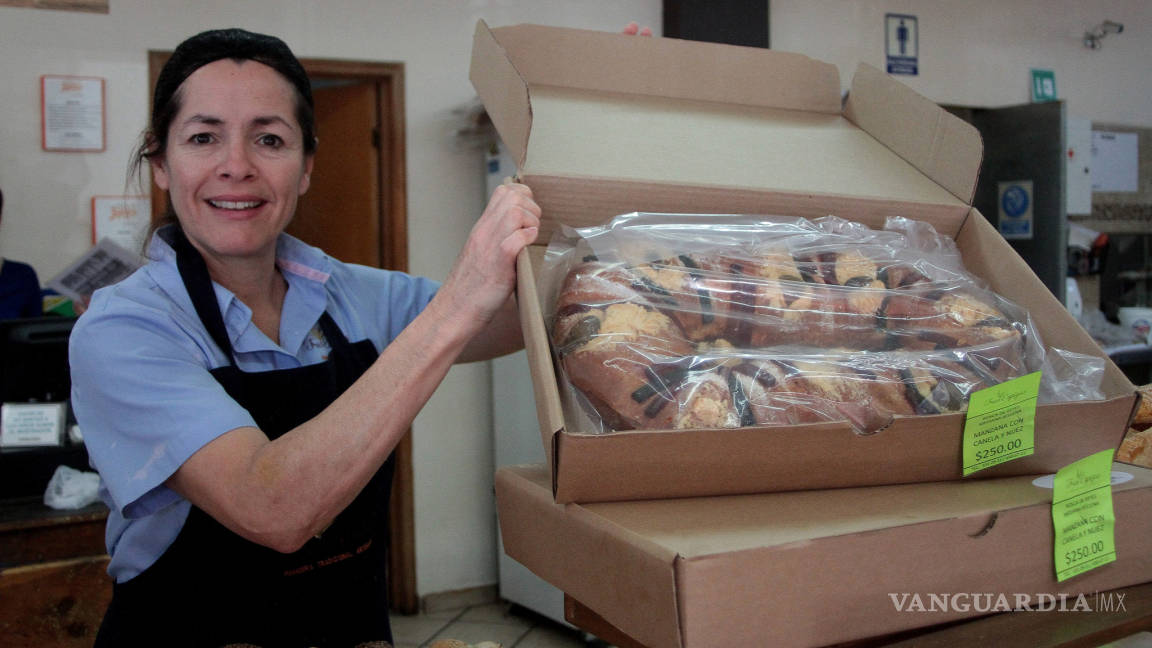 Se esmeran panaderías de Saltillo en la elaboración de la rosca de reyes