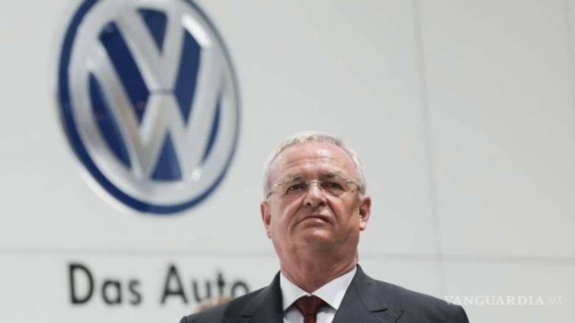 Ex presidente de Volkswagen cobra millones pese a escándalo