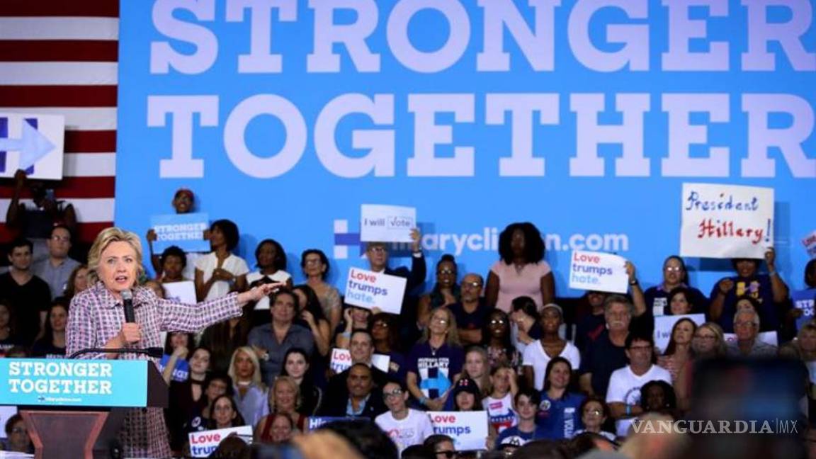 $!Clinton le saca 57 puntos de ventaja a Trump en intención de voto de hispanos