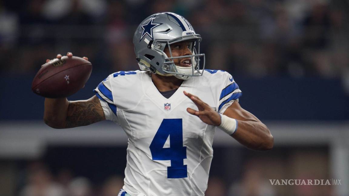 $!Tony Romo ya practicó pases en entrenamiento de Cowboys