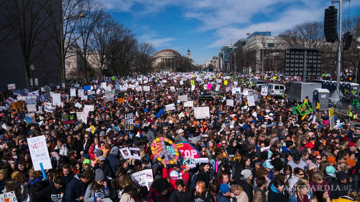 Miles de personas de todo el país se congregan en el corazón político de la capital estadunidense