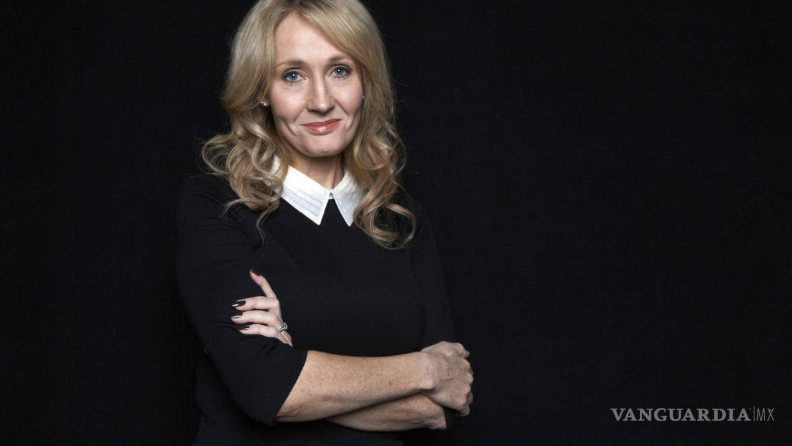 JK Rowling demanda a su exasistente