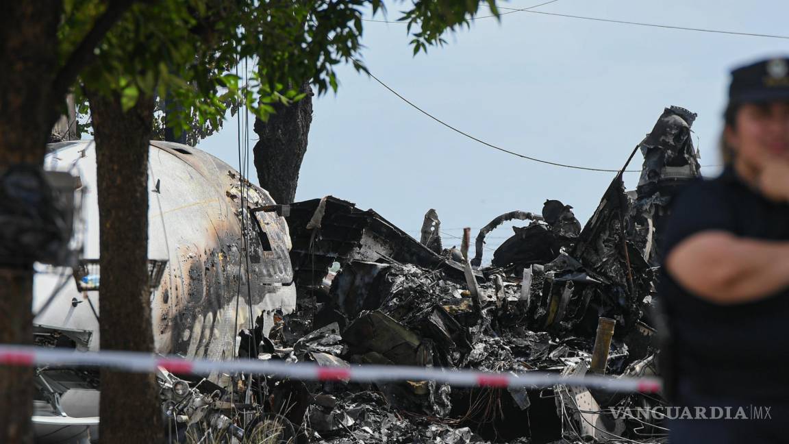 Así fue el impacto de un avión a una vivienda en Buenos Aires, Argentina