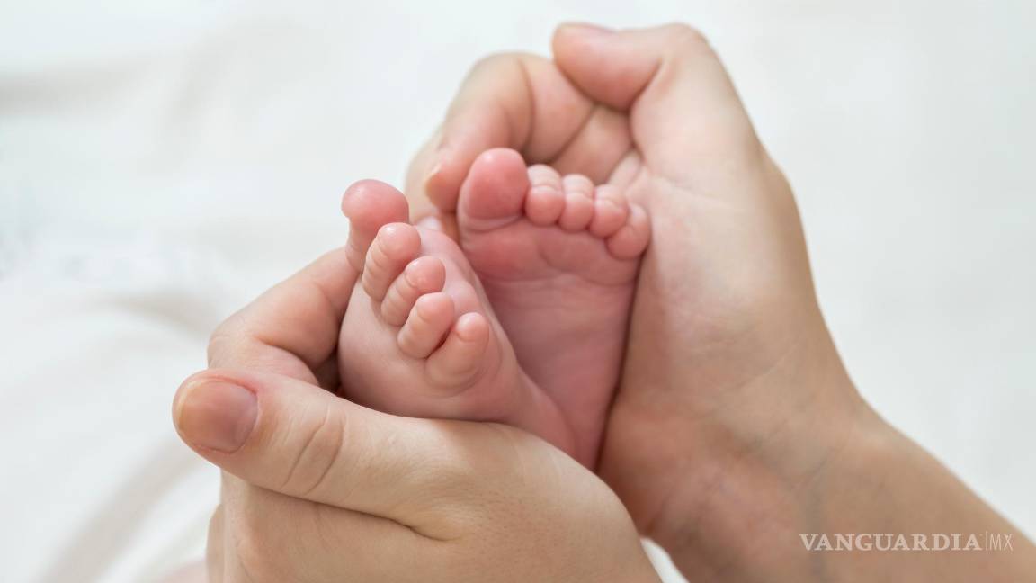 $!Cantar canciones infantiles compuestas por Mozart ayuda a los bebes aliviar el dolor que sienten cuando les hacen un análisis de sangre por punción en el talón.