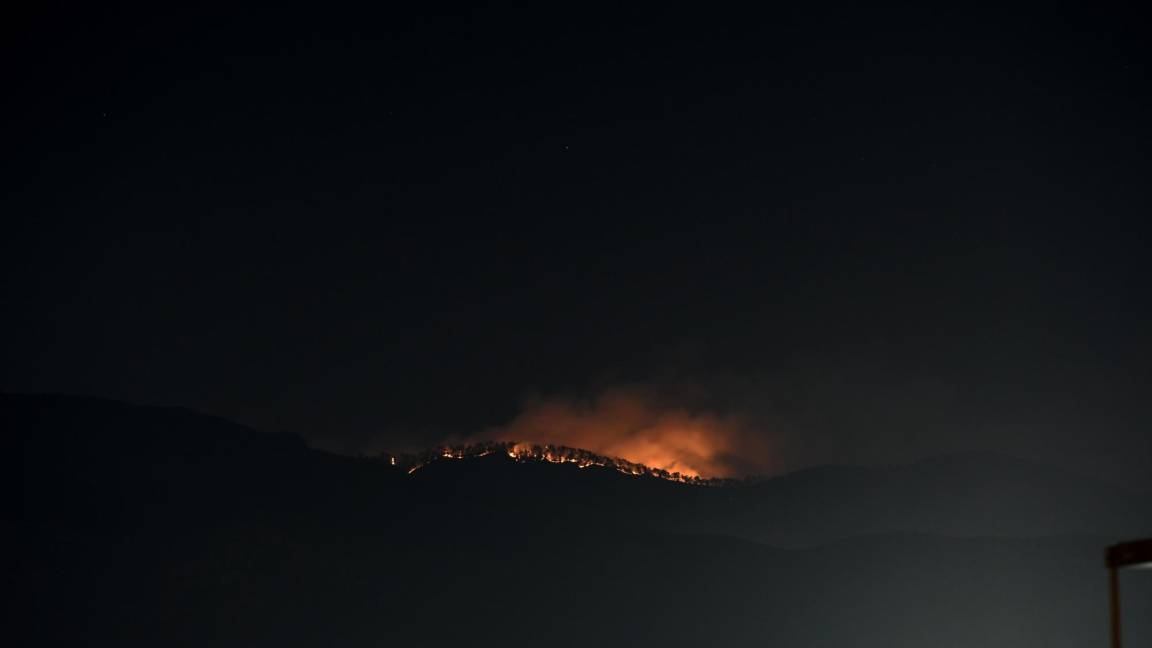 $!Saltillo, Coahuila 13 de mayo del 2022. Incendio Forestal en las sierras del ejido Cuahtemoc, que colinda con el lado sur del cañón de San Lorenzo.