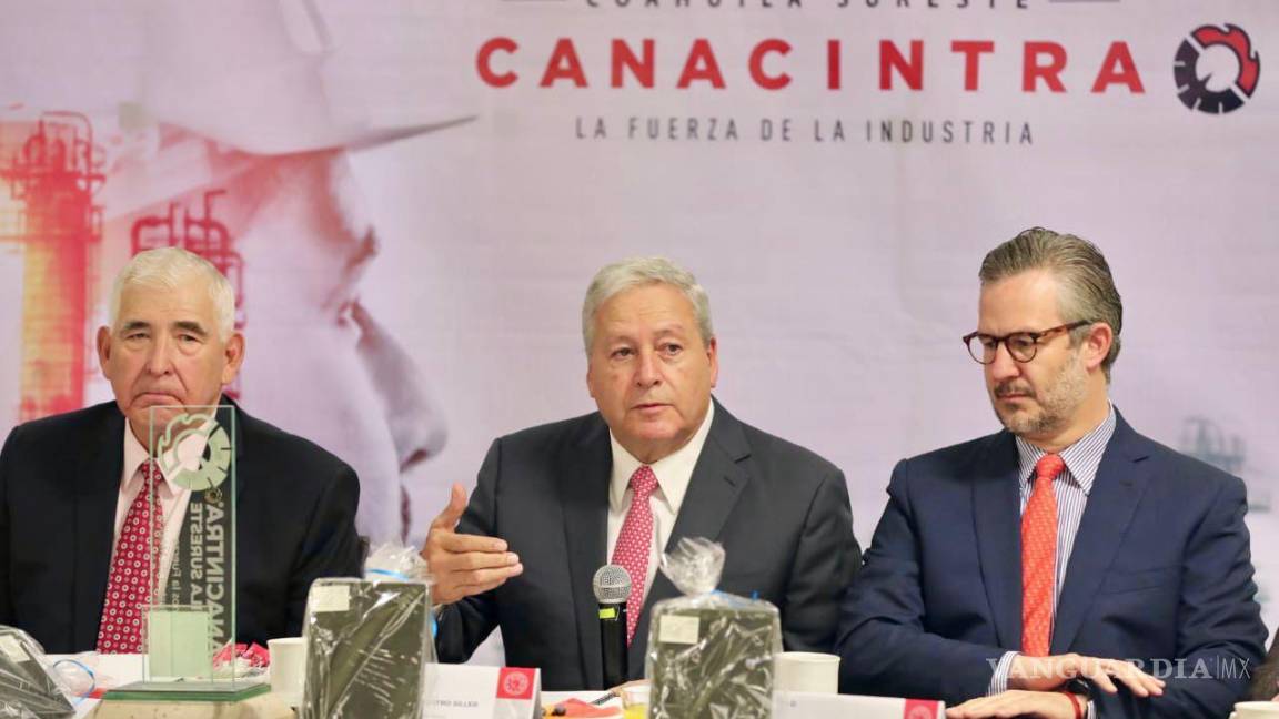 $!El reconocimiento al alcalde Fraustro Siller refuerza la colaboración entre el Gobierno Municipal y el sector privado.