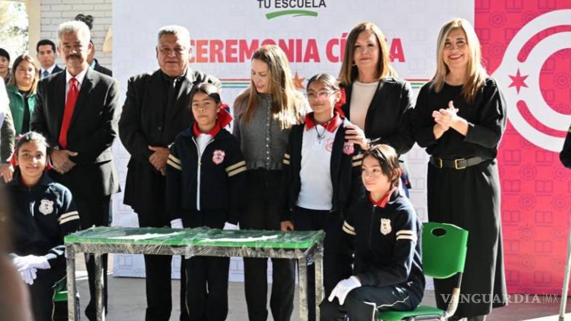 $!Escoltas de las primarias visitadas participaron en el acto cívico.