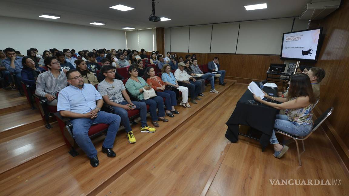 $!González Lara planteó la necesidad de ser sensibles ante las problemáticas sociales, lo que se adquiere con el contacto con la realidad.