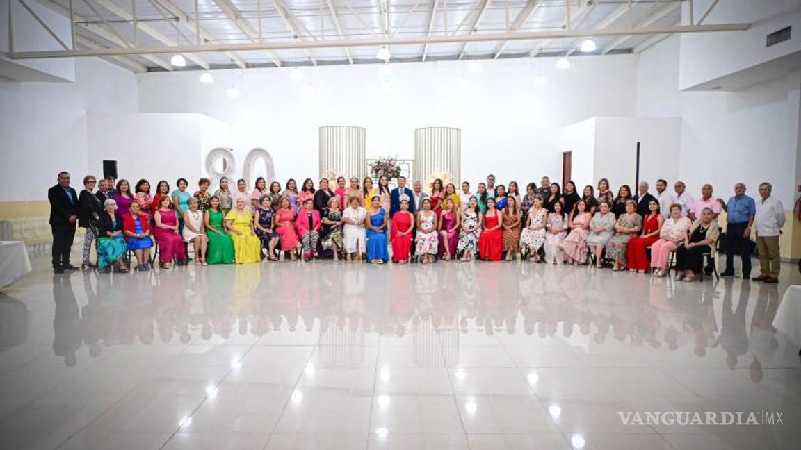 San Buenaventura: Entre coronas y recuerdos, rinden homenaje a reinas del 14 de Julio