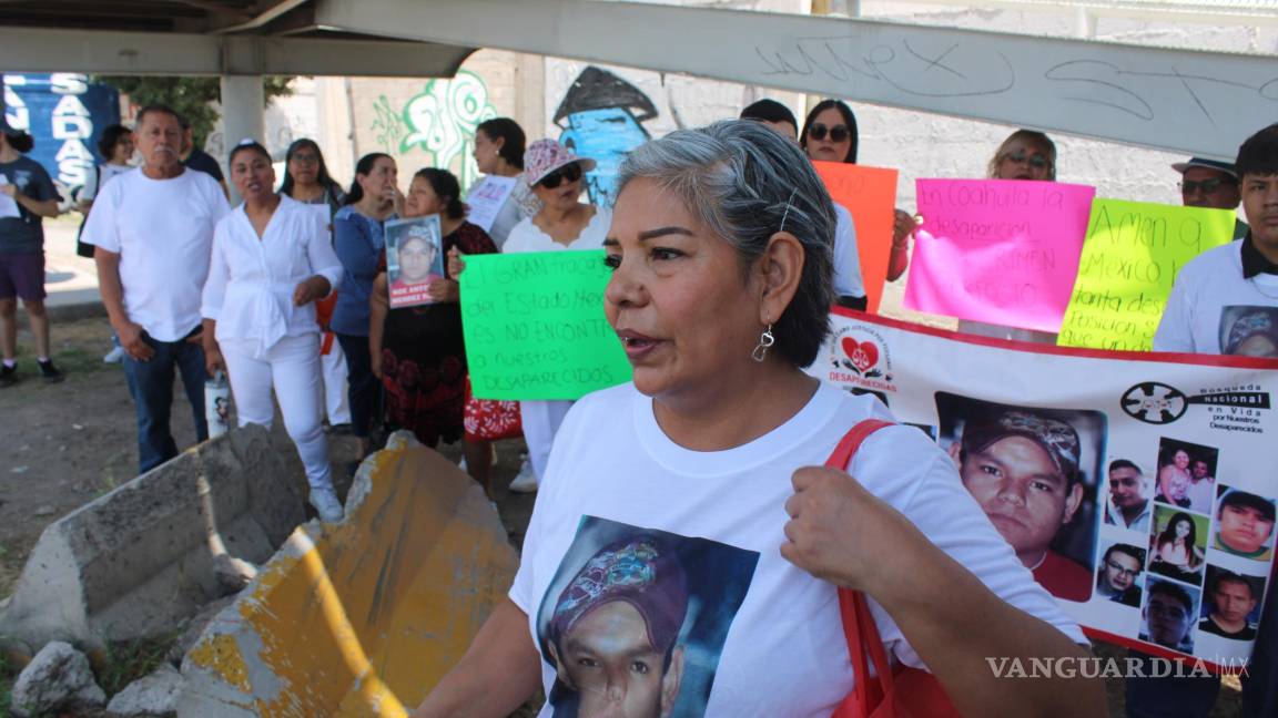 Madre buscadora de Torreón realiza un acto de memoria en el lugar donde su hijo fue visto por última vez hace 15 años