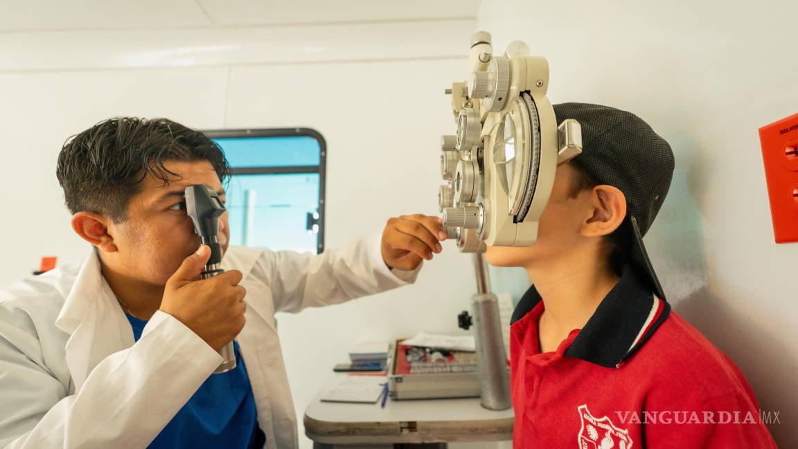 $!Las brigadas móviles del DIF municipal ofrecen exámenes de la vista, entrega de lentes, aparatos auditivos y atención dental gratuita en sectores con alta necesidad.