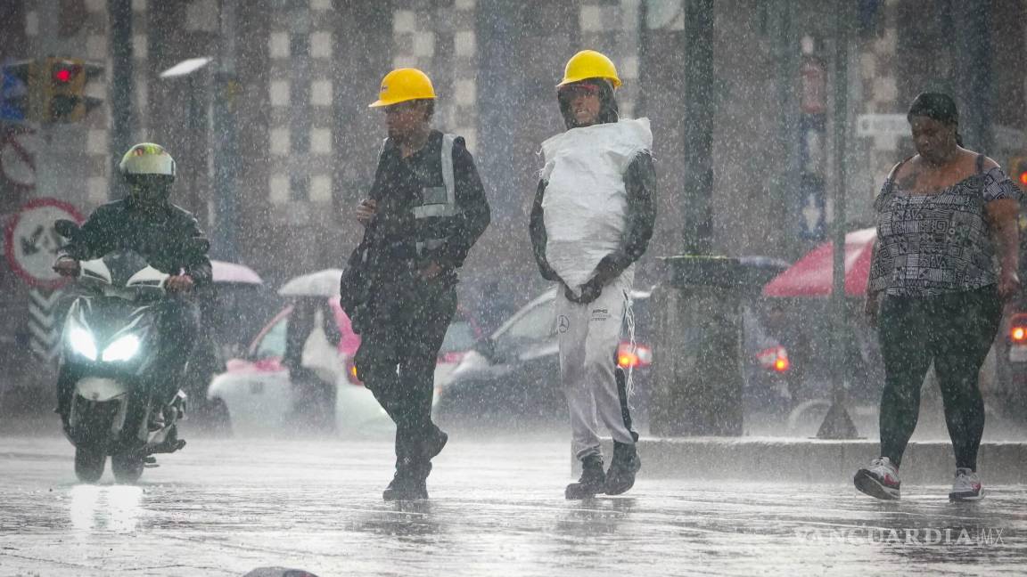 Monzón Mexicano, Onda Tropical y posible Ciclón provocarán lluvias torrenciales en el país, advierte el SMN