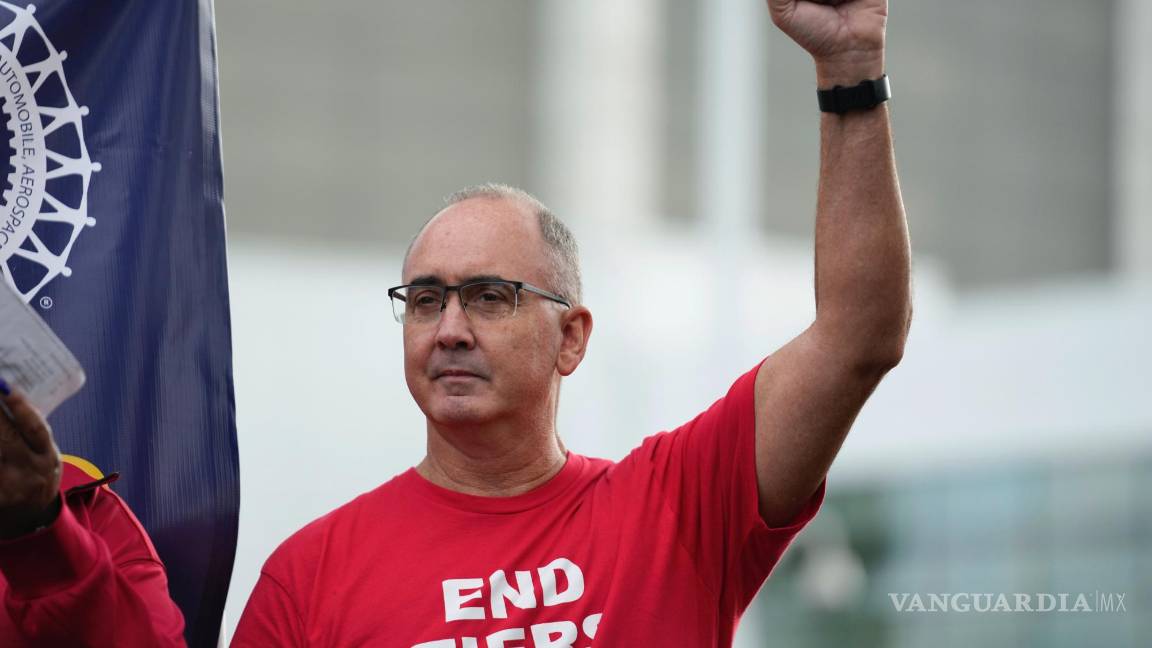 $!United Auto Workers President Shawn Fain speaks during a rally in Detroit, Friday, Sept. 15, 2023. The UAW is conducting a strike against Ford, Stellantis and General Motors. (AP Photo/Paul Sancya)