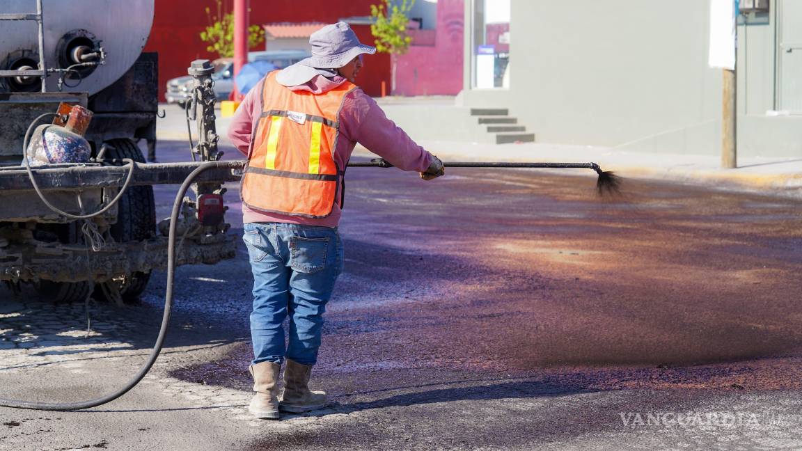 Arranca recarpeteo en calle Valle Poniente, de Ramos Arizpe