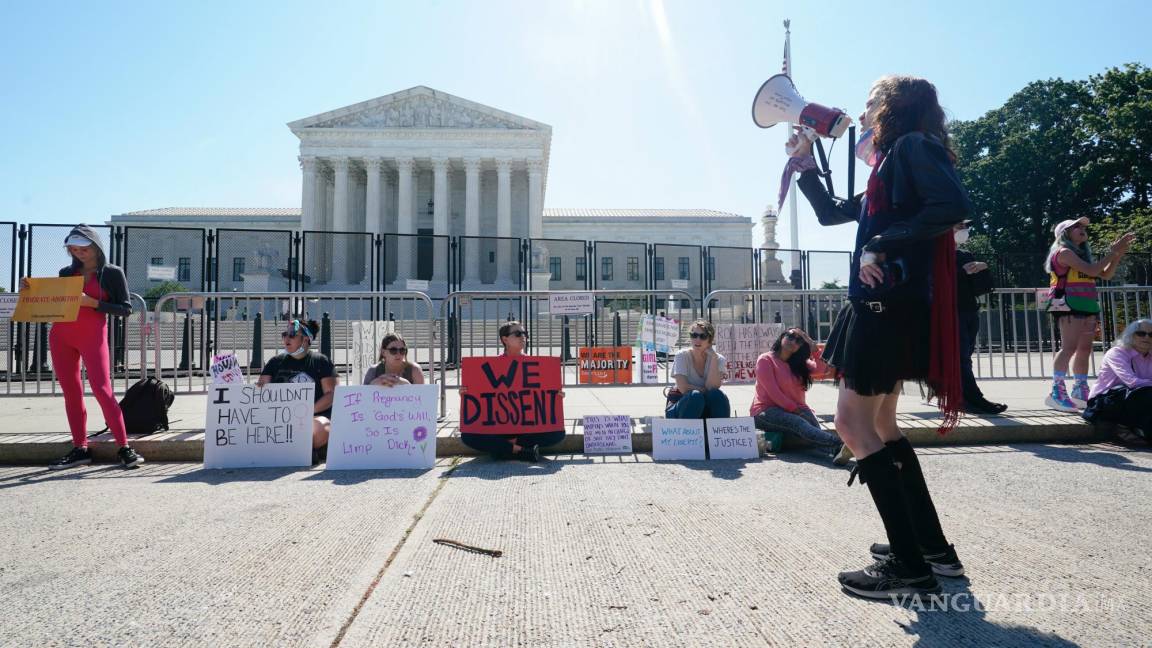 $!La gente protesta por el aborto frente a la Corte Suprema en Washington