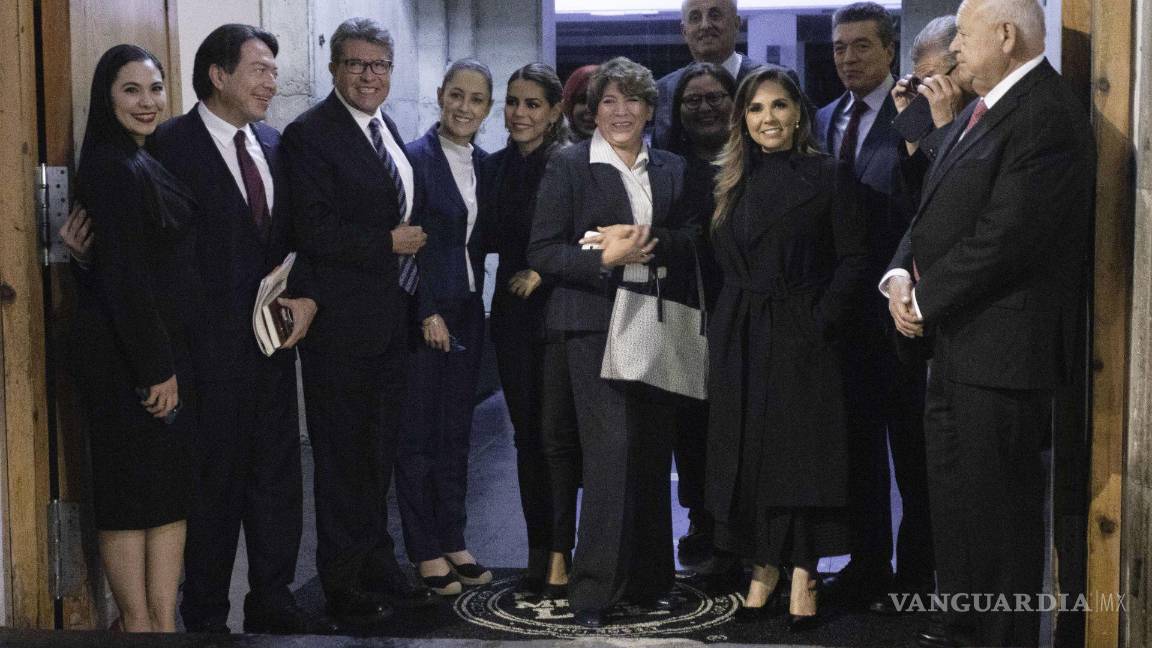 $!El Presidente de México se reunió con funcionarios de Morena para festejar en un restaurante el triunfo de Delfina Gómez como Gobernadora del Edomex.