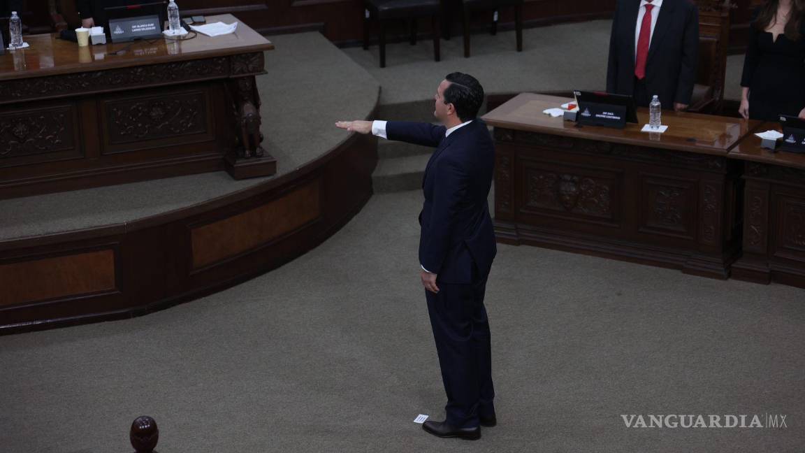 $!Federico Fernández Montañez tomó protesta como Fiscal General del Estado de Coahuila ante el Pleno del Congreso.