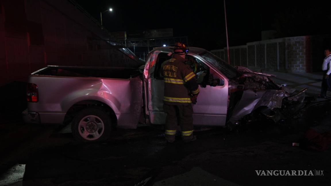 Saltillo: Hombre pierde la vida al chocar a más de 100 kilómetros por hora