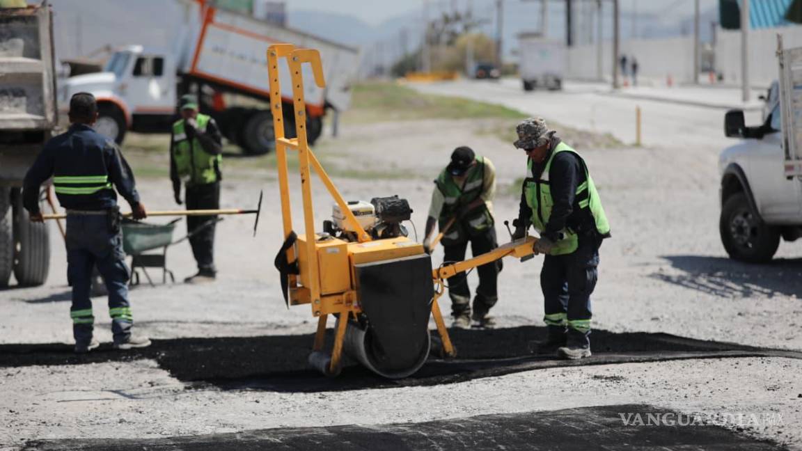 $!Las acciones de rehabilitación del asfalto buscan mejorar la movilidad y la seguridad de automovilistas y peatones.
