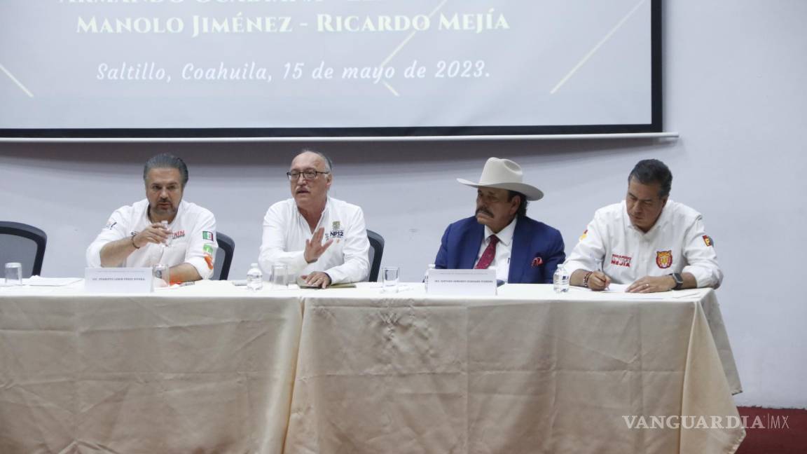 Candidatos a gubernatura de Coahuila firman compromisos con el gremio magisterial