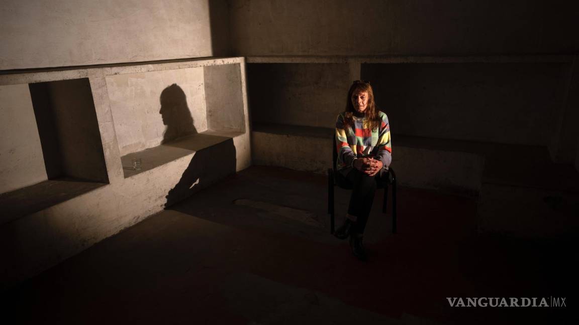 $!El Banfield Pit, antigua estación de policía, uno de los cientos de centros ilegales de detención y tortura durante la dictadura que gobernó Argentina de 1976 a 1983.