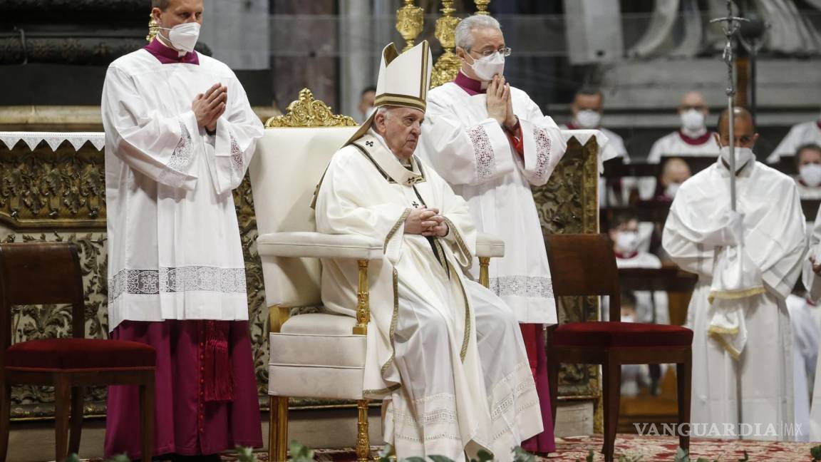 Papa Francisco celebra la misa Crismal, se abre el Triduo pascual e inician los ritos de la Semana Santa
