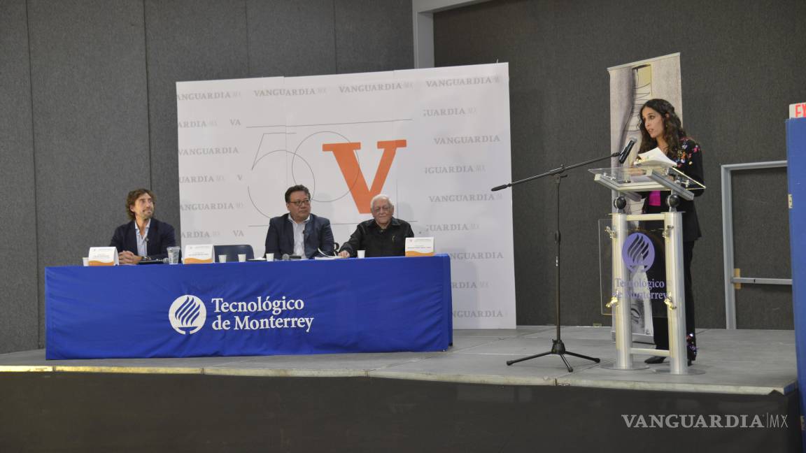 $!En su presentación, la experta dejó un mensaje muy claro: el agua no es infinita, por lo que hay que buscar la forma de cuidarla.