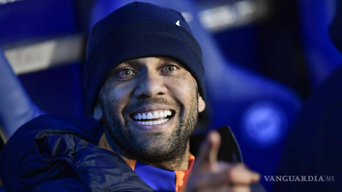Con 39 años y tras dejar al FC Barcelona Dani Alves jugará con los Pumas