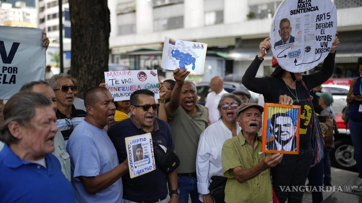 $!Protesta contra la reelección del presidente Nicolás Maduro dos meses después de las disputadas elecciones presidenciales | Foto: AP