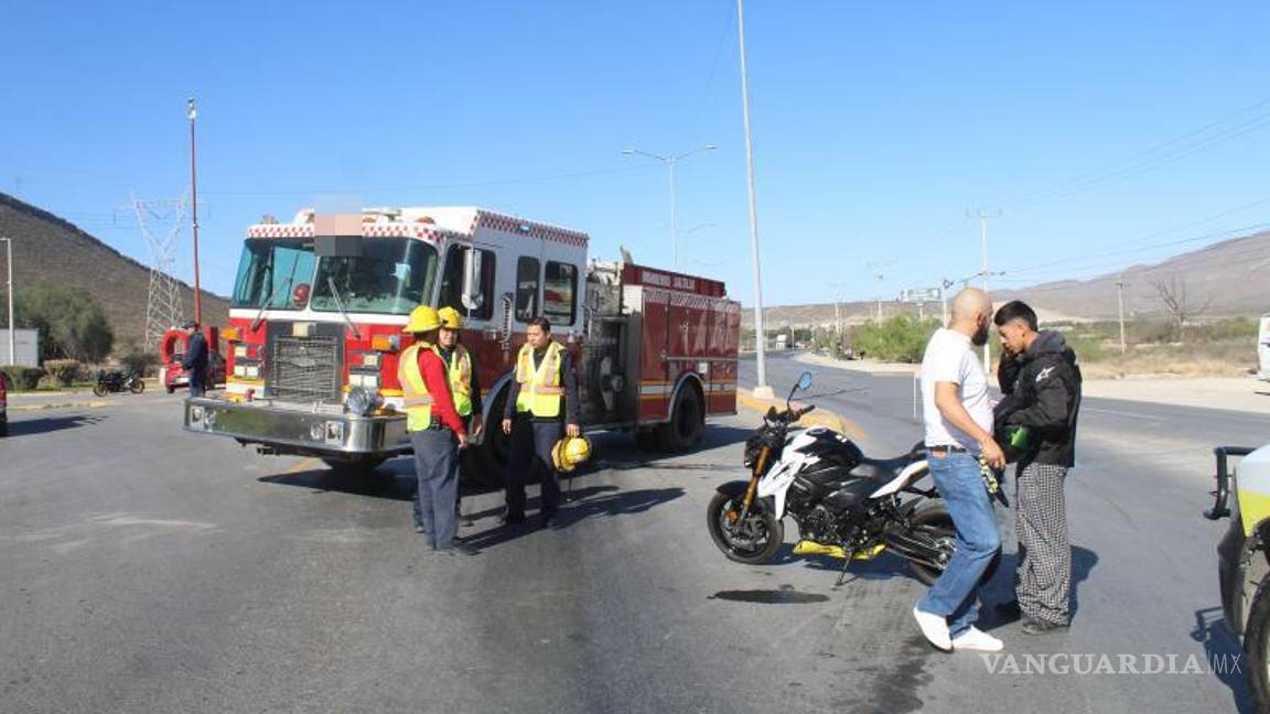 $!Paramédicos y bomberos llegaron rápidamente al lugar del accidente.