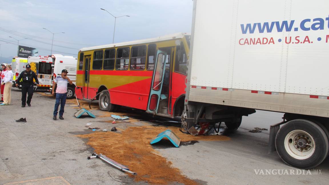 Camionazo deja 35 heridos en Ramos Arizpe
