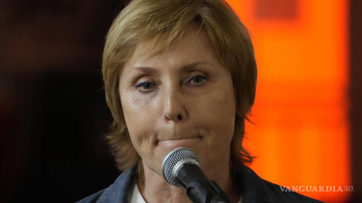 $!La rusa Zhanna Agalakova, ex corresponsal en Europa con sede en París de la emisora estatal rusa Channel One.