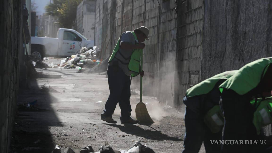 Refuerzan limpieza en callejones y espacios públicos de Saltillo