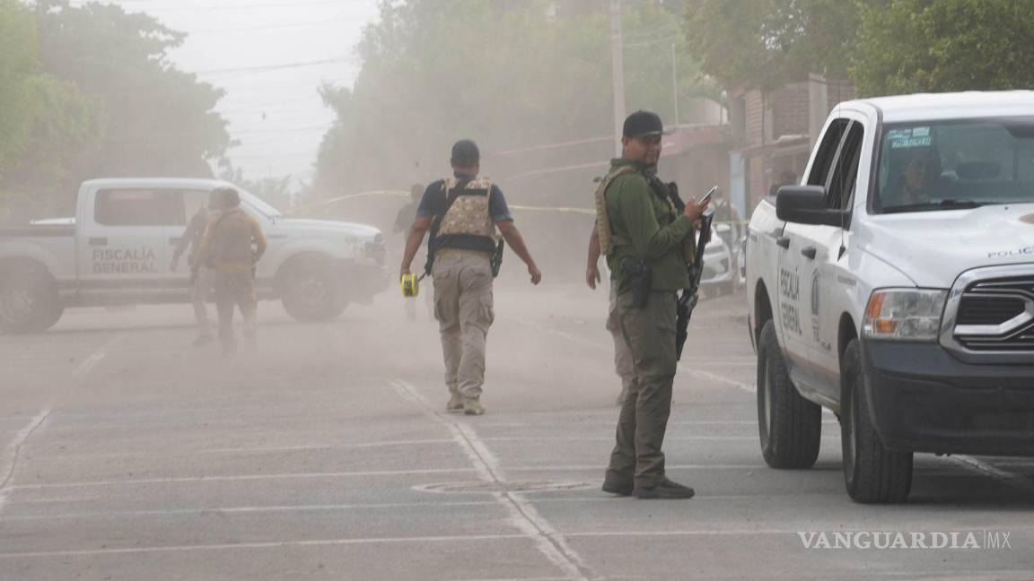 Entre gas lacrimógeno y disparos, detienen en Michoacán a más de 20 hombres armados con rifles de asalto