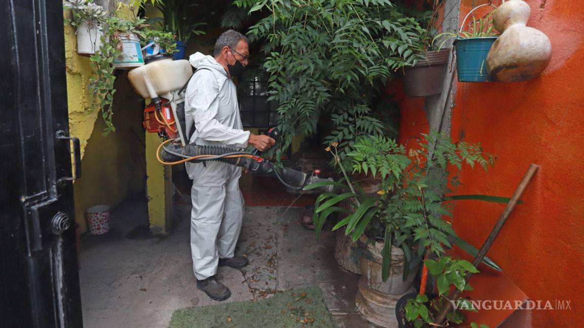 Fumiga Salud en colonias de Saltillo para prevenir enfermedades