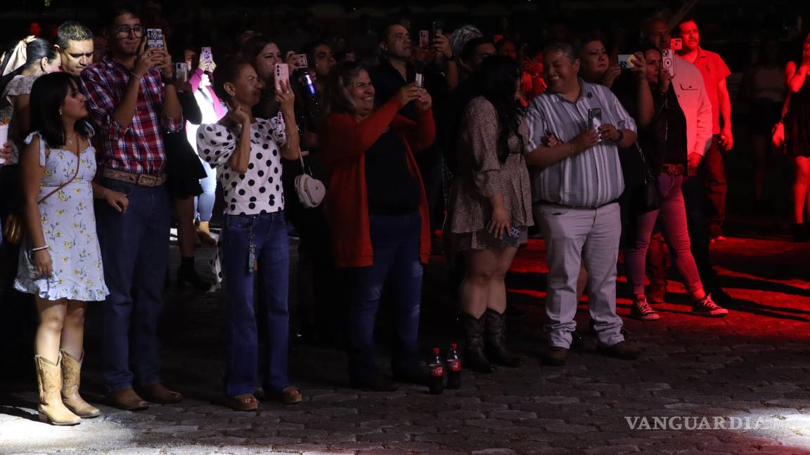 $!Los empleados disfrutaron de la presentación.