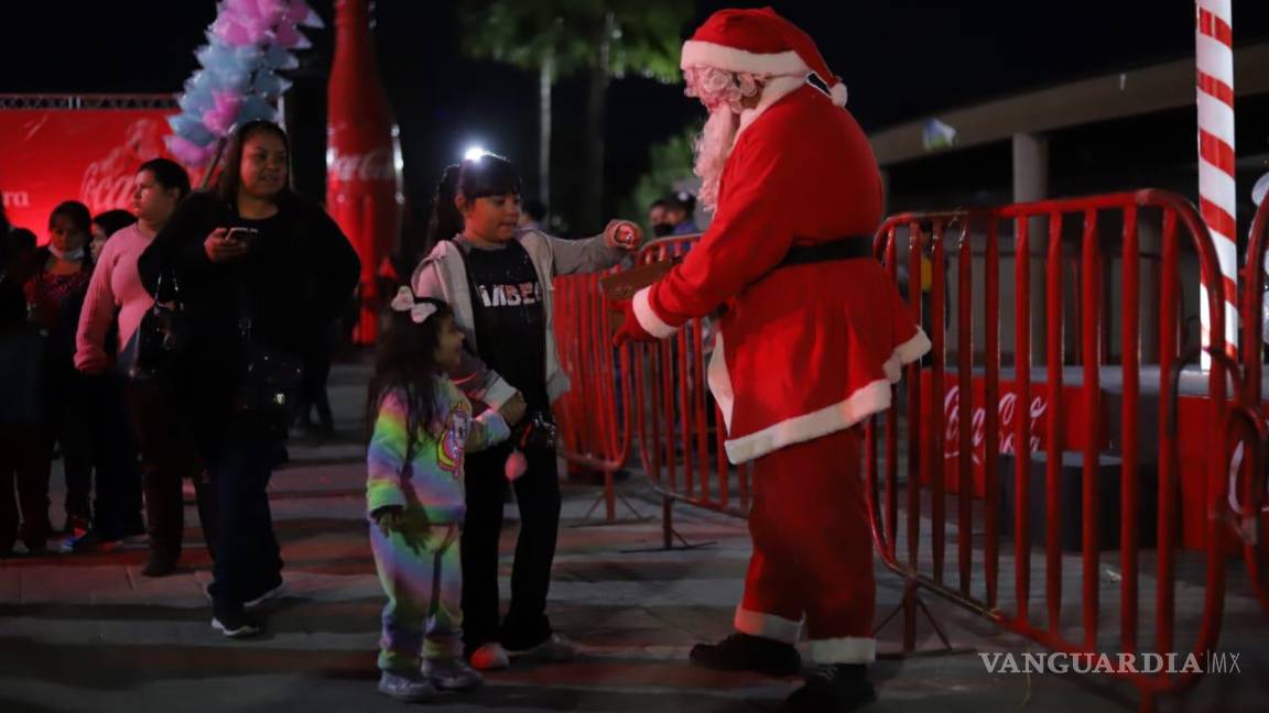 Llega la magia de la Navidad a las calles de Saltillo con la Caravana Coca-Cola