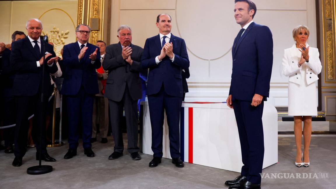 $!El presidente francés, Emmanuel Macron, es aplaudido al prestar juramento para un segundo mandato como presidente después de su reelección.